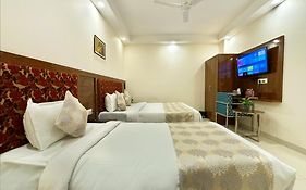 Emblem Suites Mahipalpur 3*