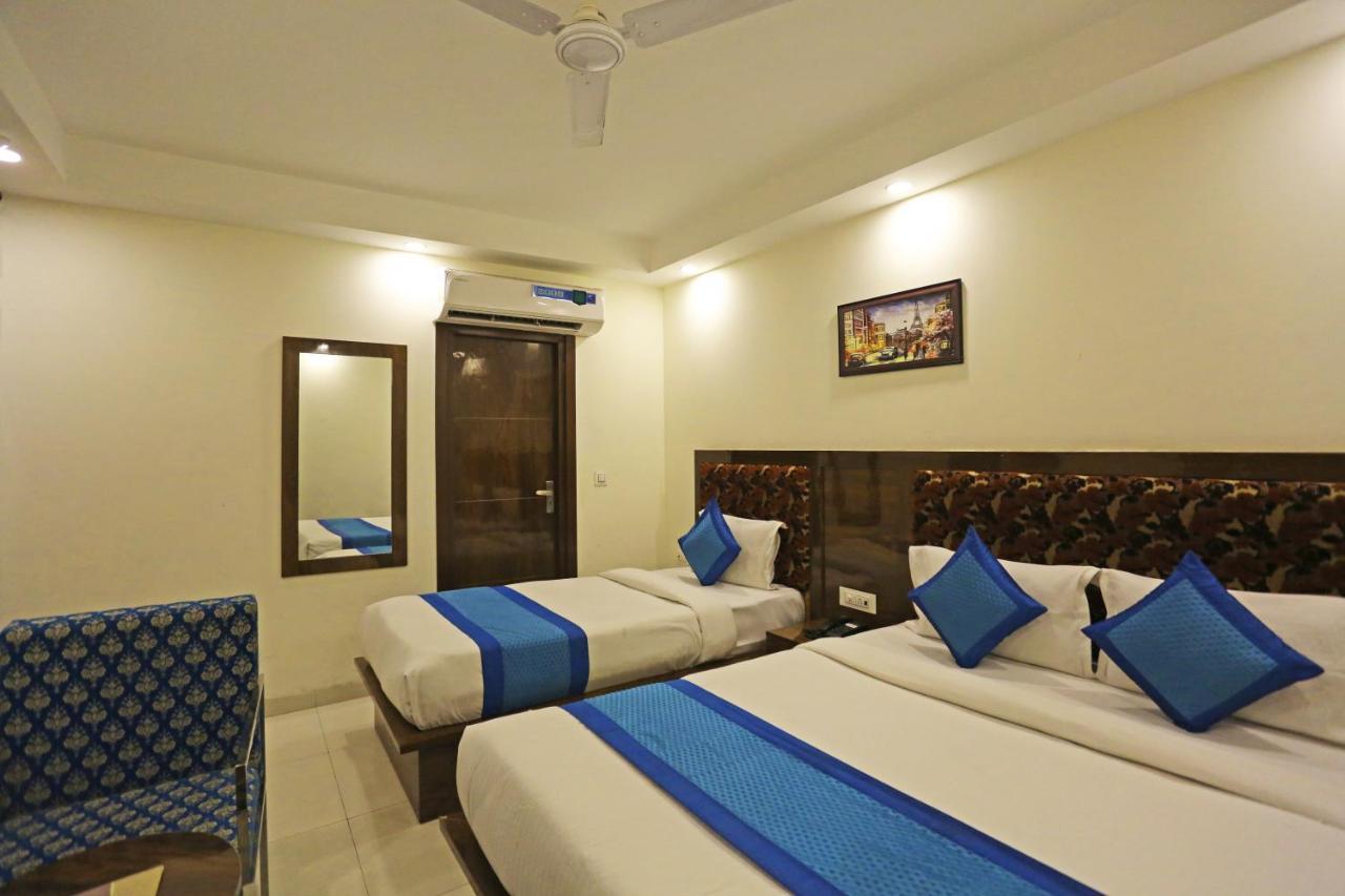 Hotel Emblem Suites- Near Delhi Airport New Delhi Exterior photo