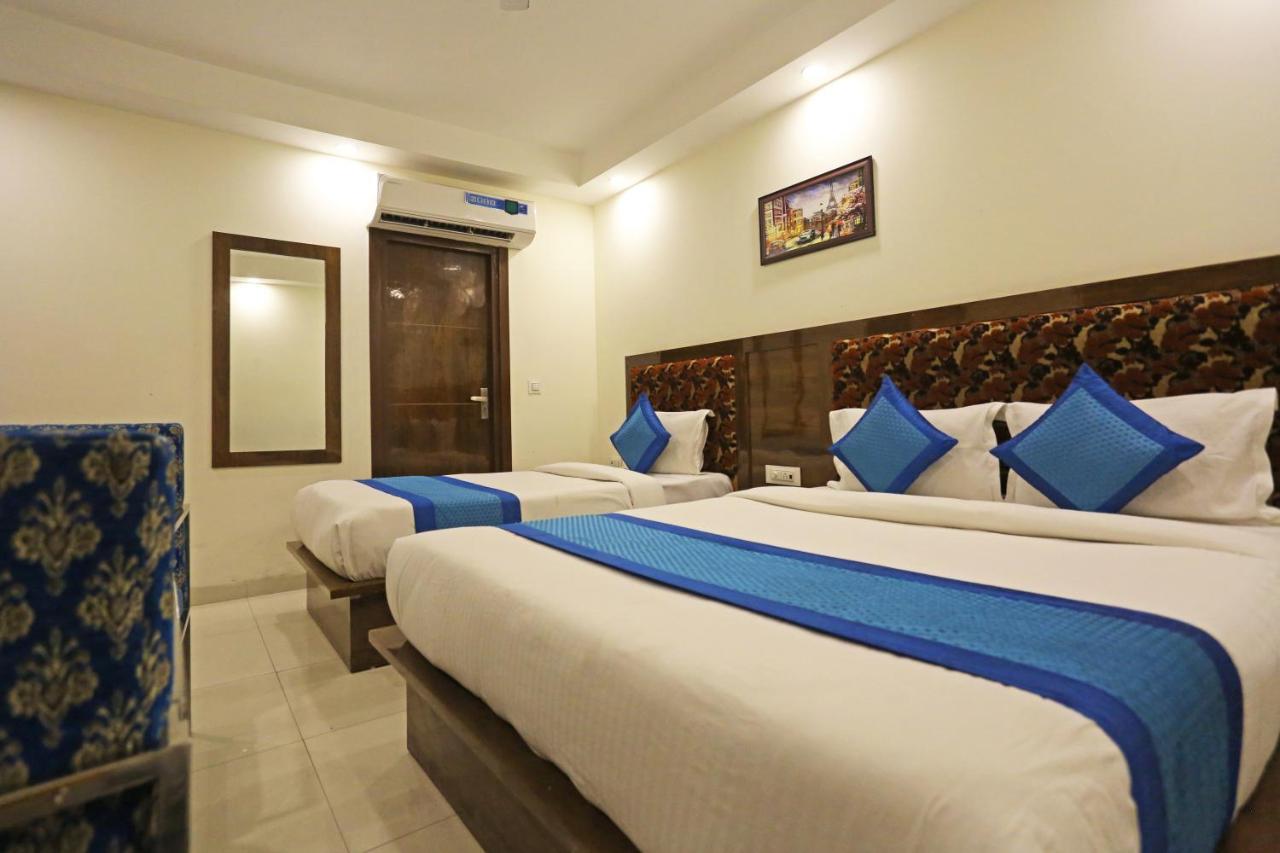 Hotel Emblem Suites- Near Delhi Airport New Delhi Exterior photo