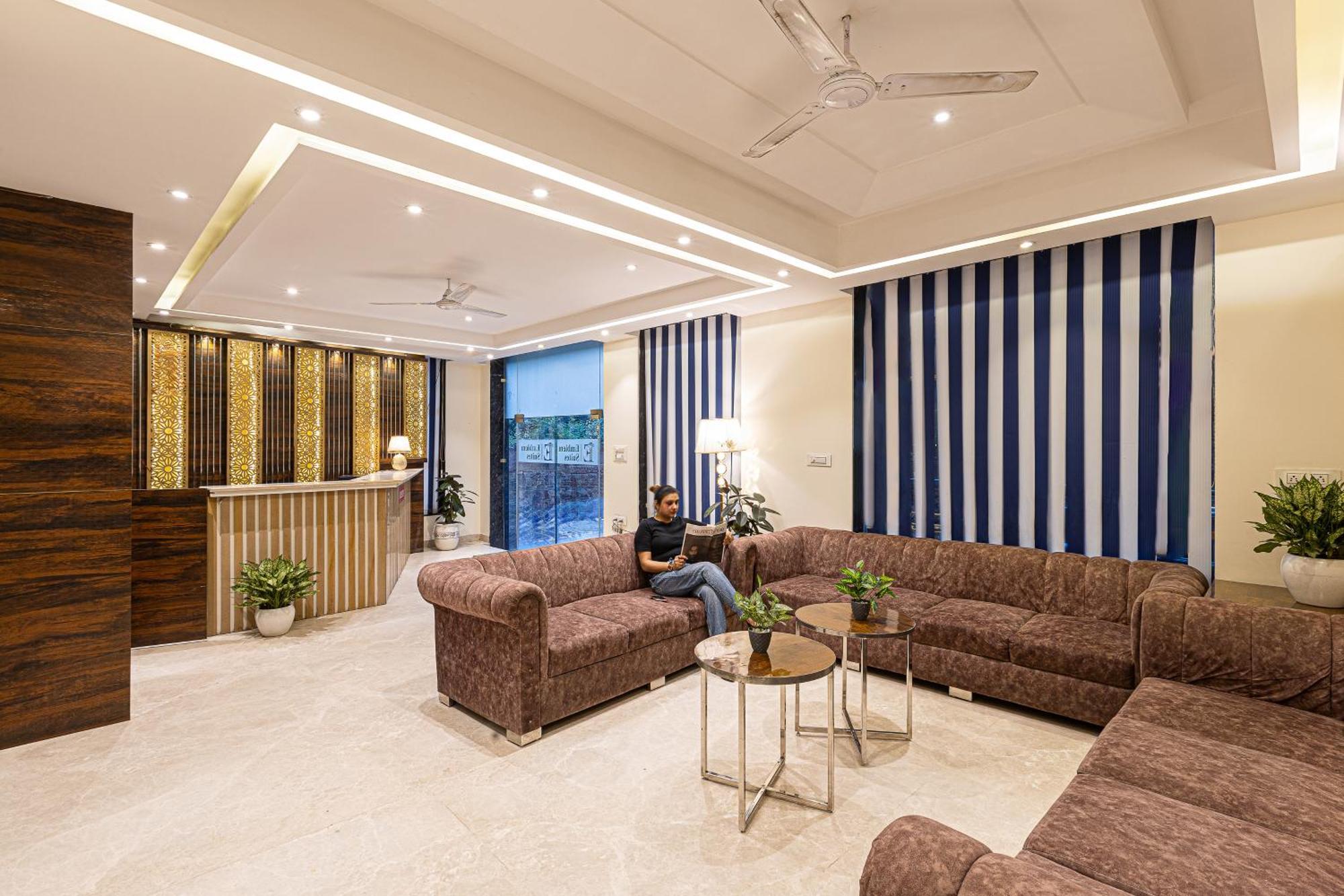 Hotel Emblem Suites- Near Delhi Airport New Delhi Exterior photo